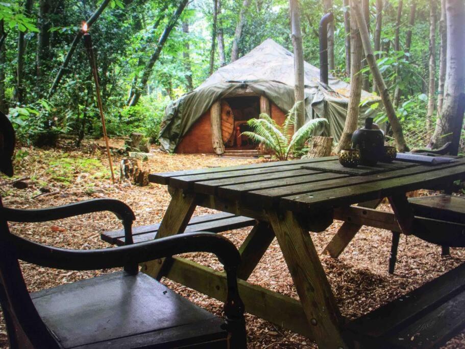 Glamping Hobbity Bell Hobbity Log Burner - Hobbity Canterbury