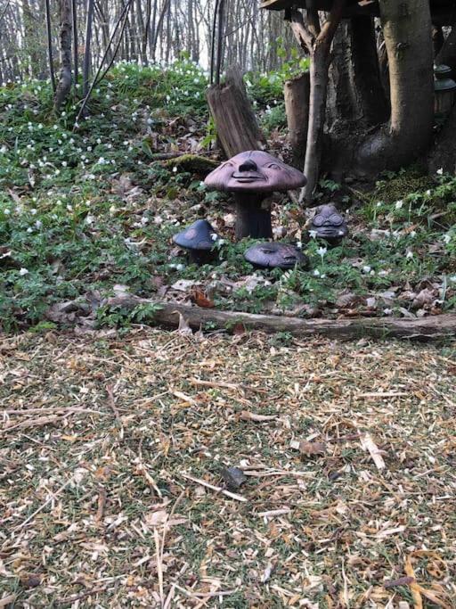 Luxury tent Hobbity Bell Hobbity Log Burner - Hobbity Canterbury